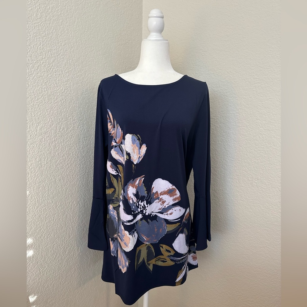 NWOT EVANS BY CITY CHIC BLUE FLORAL TUNIC TOP SIZE 16.